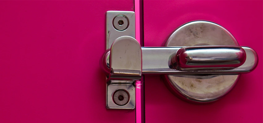Childproof Gate Lock in Cudahy, California